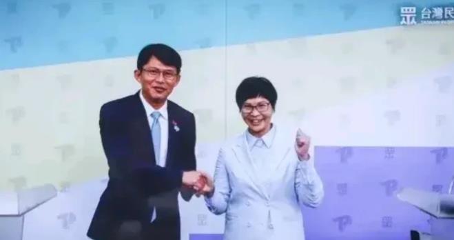 民众党主席补选首场政见会，蔡璧如称看够了柯建铭的嚣张但不会选择跟他对抗！

民众
