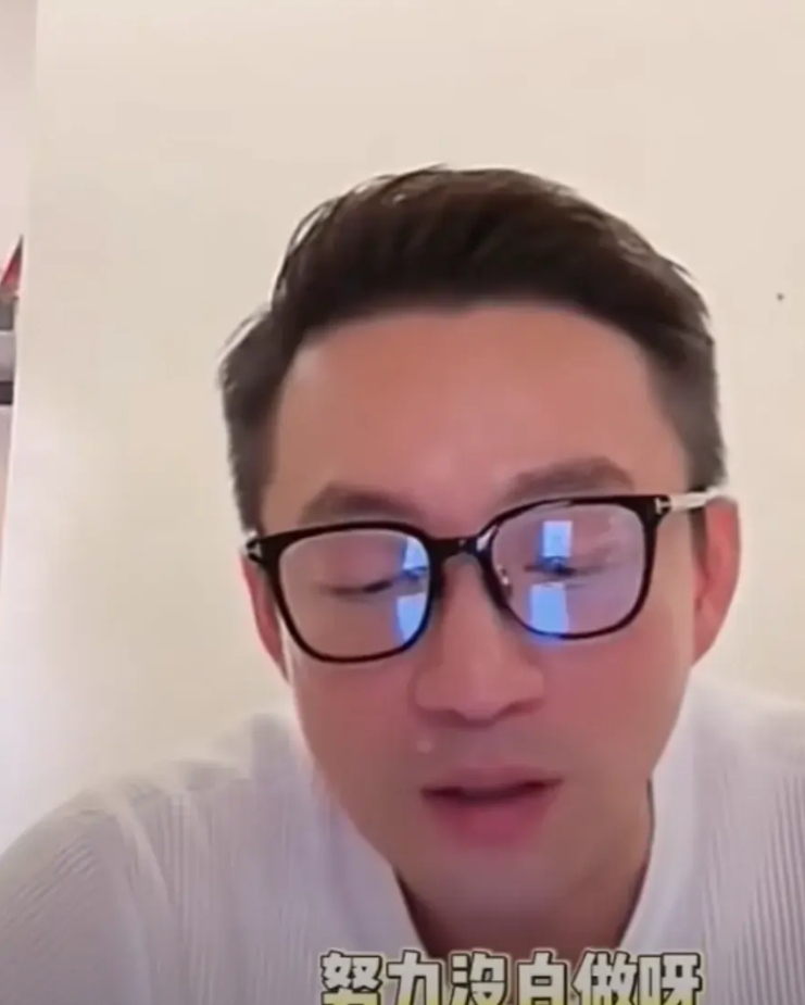 汪小菲最新发声，励志要把两个孩子带好！以前，因为两个孩子还有妈妈管，肯定跑台北就