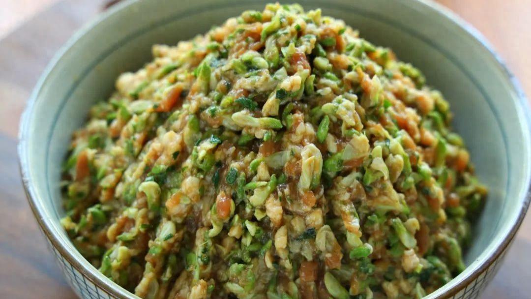四五月吃饺子，不要钱的食材做馅料才是鲜上加鲜，错过要等一整年