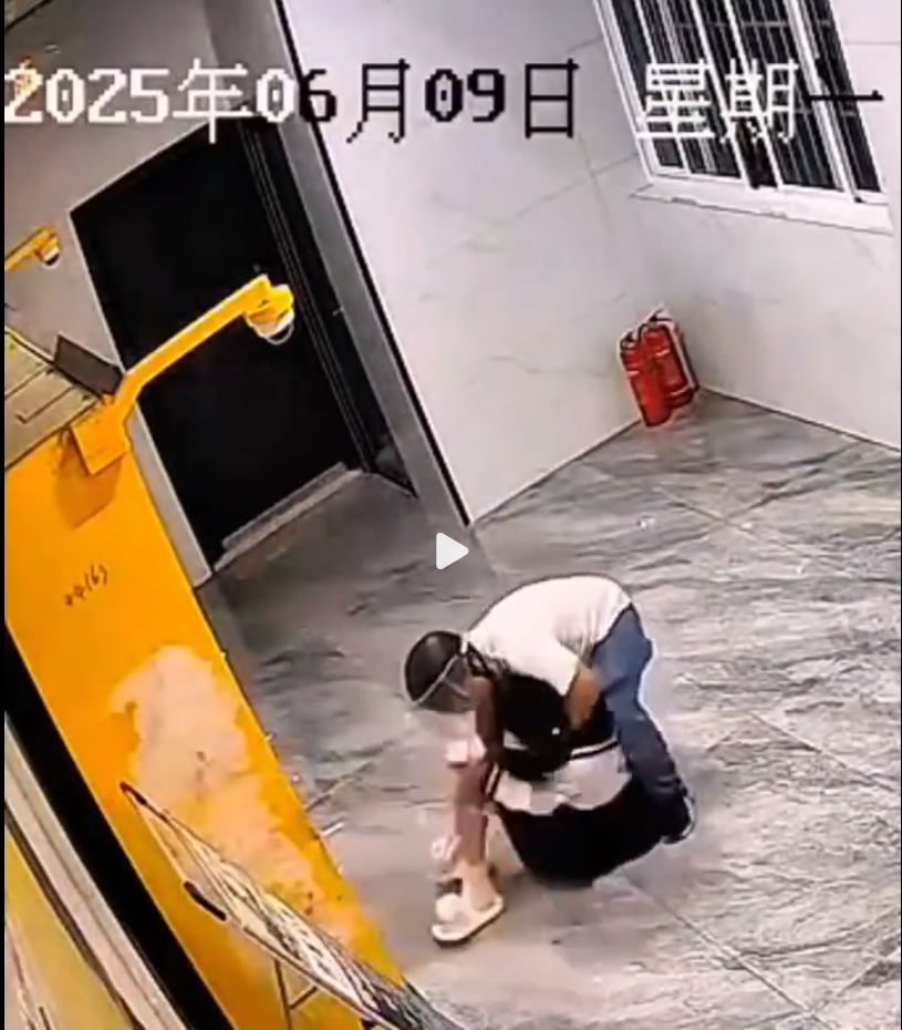 蒙面作案是否成新型犯罪手段？电梯里这一幕，看得我后背发凉！6 月 9 号凌晨，浙