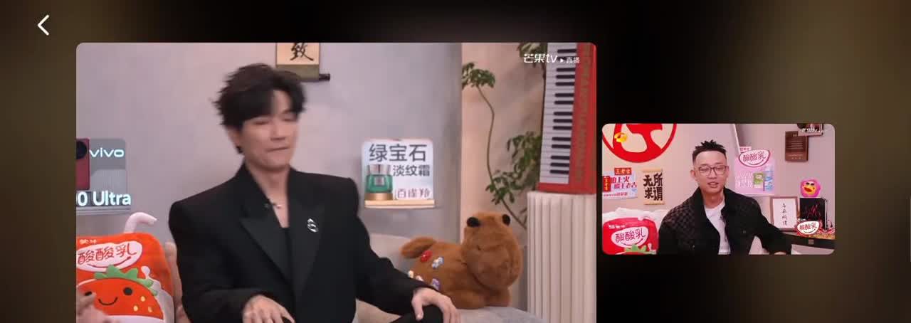 听到GAI被淘汰，陈楚生一路小跑去送行，一路叹息声。
注意到了一个细节。
听