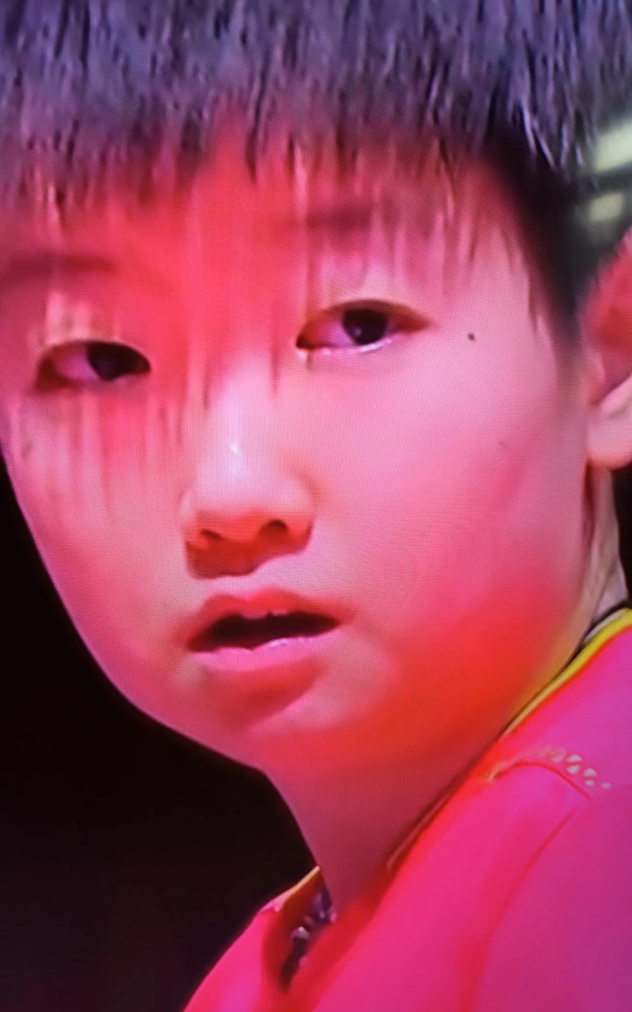 我们的莎莎大战日本选手大藤莎月，正在进行的世界乒乓球锦标赛女子四分之一决赛，是我