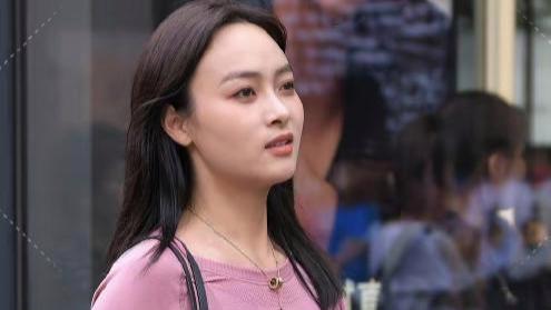 超级吸睛！豆沙色瑜伽服搭配酒红瑜伽裤，女神造型就这么炼成