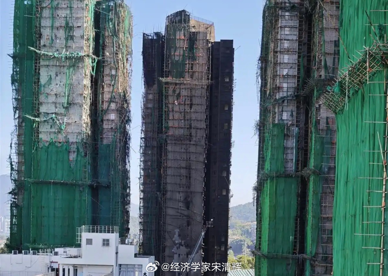 #宏福苑居民多次发帖担心安全隐患# 取缔竹棚？香港建造业总工会理事长周思杰向香港