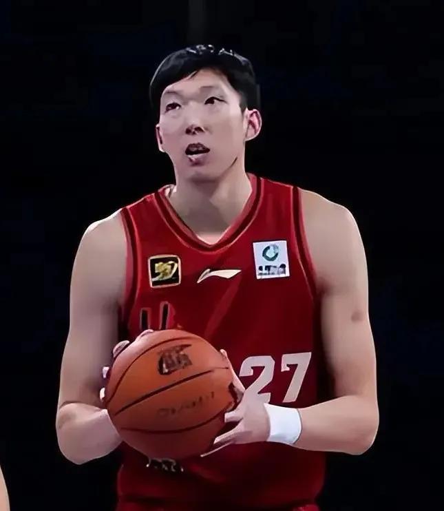 周琦眼睛伤愈有望出战CBA季后赛京城德比首战，北京北汽晋级四强概率大增！
4月1