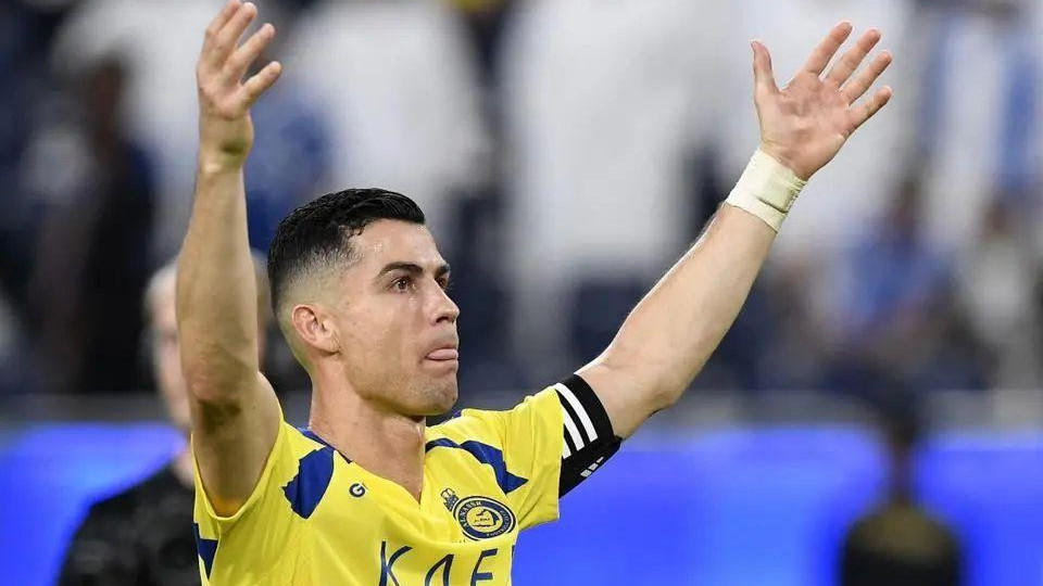 逼近千球大关，C罗梅开二度斩获生涯931球