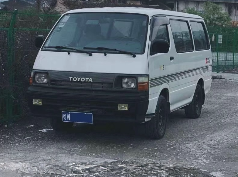 听说这个车空调特别好，车上人下来都说，冻手冻脚