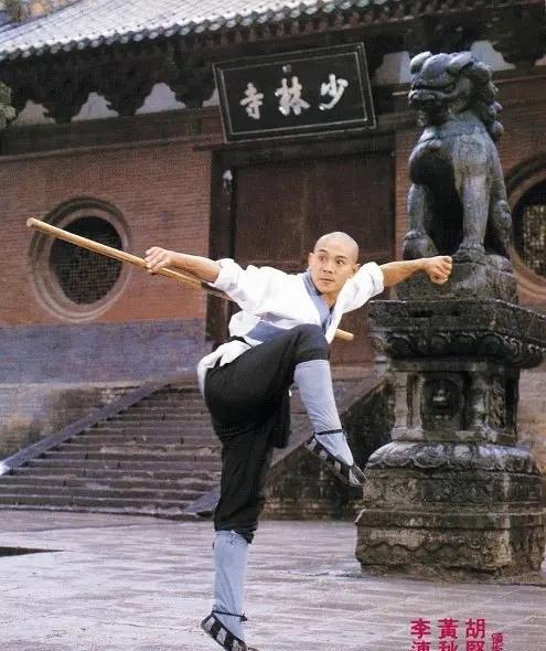 1982年的《少林寺》，是李连杰电影生涯的起点，也是一部影响深远的电影。当时电影