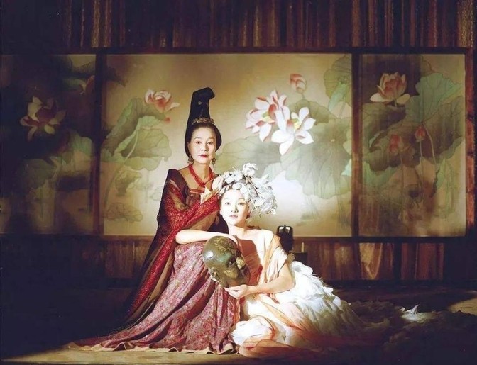 武则天称帝15年，82岁把江山还给李唐后没了权力，为何却无人敢动她？
公元637