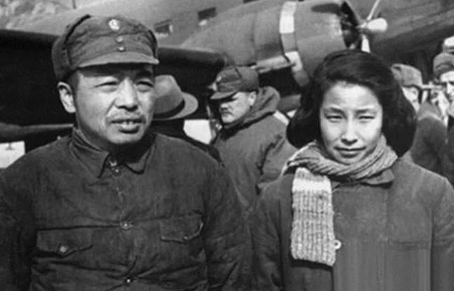 1978年12月24日，彭德怀的追悼会在人民大会堂召开，当时他的前妻浦安修也要求