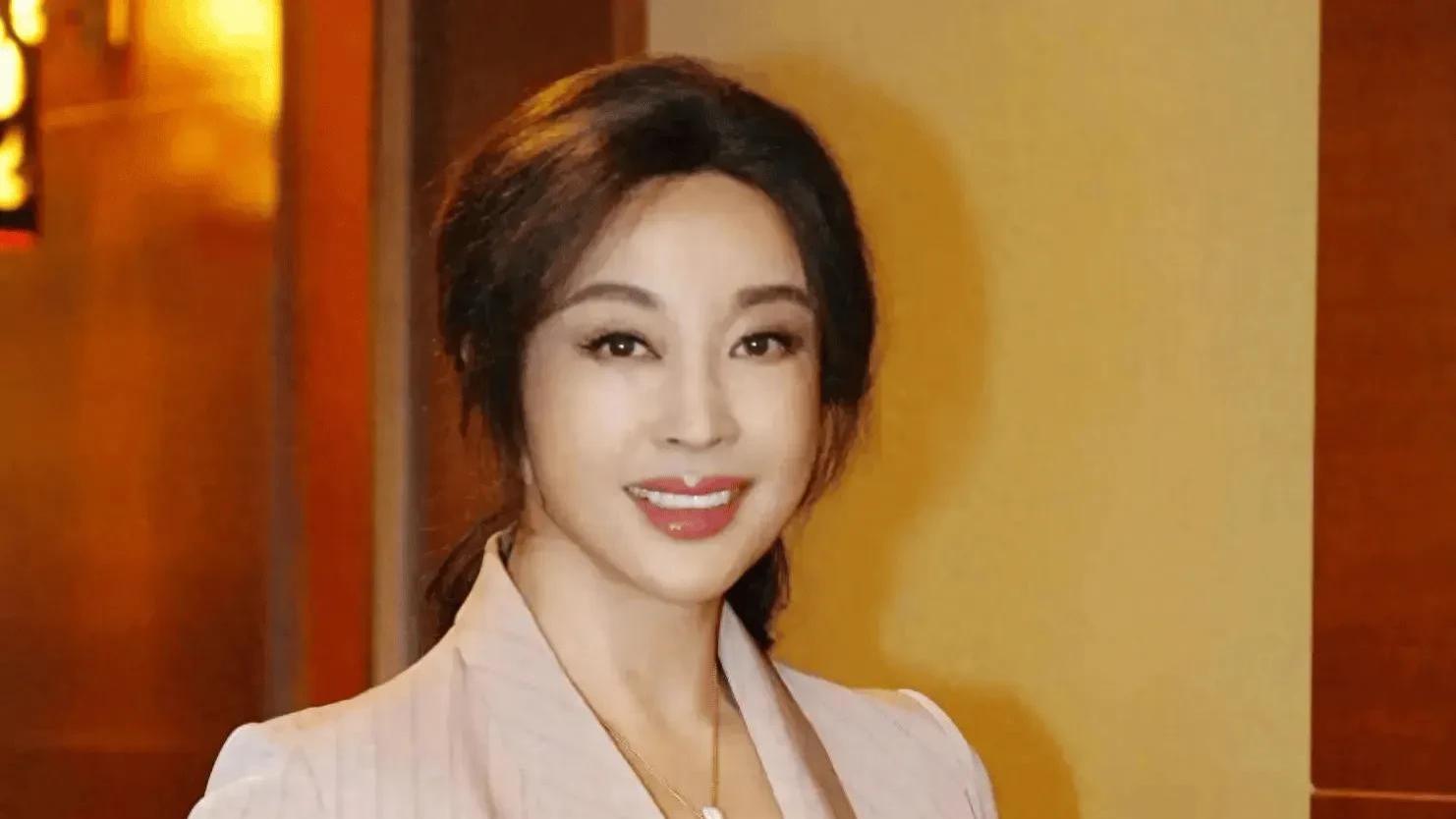 隐私风暴：当情感上的纠缠与塞伯沃德碰撞时，在互联网时代