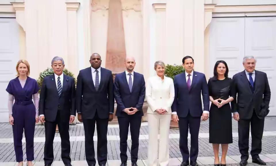西方G7集团不仅在台海问题上给中国划出了红线～不许改变现状，这就是西方列强强力碰