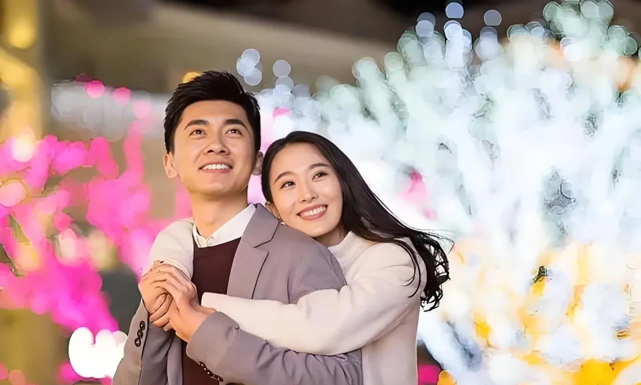 发现没有
女人生理性喜欢一个男人
大多会转换成心理性喜欢
因为女人是感性生物
她