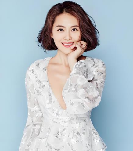 #柳红回应片酬比五阿哥高# 《还珠格格》中扮演柳红的演员陈莹发布“还珠格格片酬大
