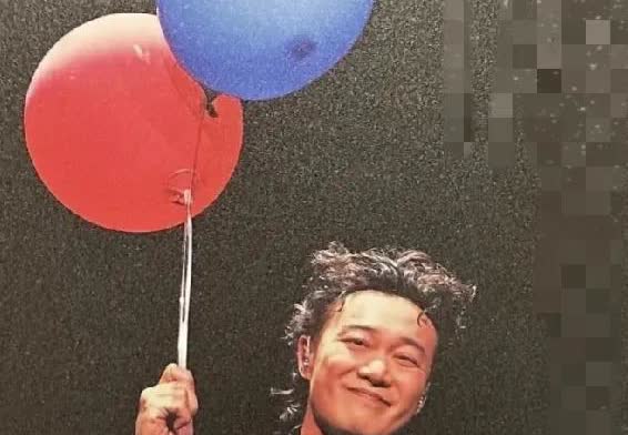 关于陈奕迅的退票  
大家有没有发现一个奇怪的点！

他一生病发烧，
头