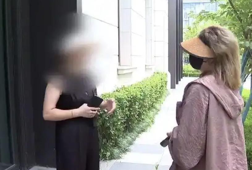 例假刚结束就去游泳馆游泳，身体不舒服大出血后，却反责怪游泳馆没尽到提醒义务，还要