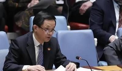 今年1月，联合国伸手找中国要钱，中国记者质问美国到底欠了联合国多少钱？没想到联合