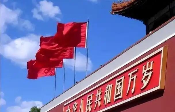 中国高层绝对有高人，在围台这件事上，他们走得特别稳，逐步将局势引向对自己有利的方
