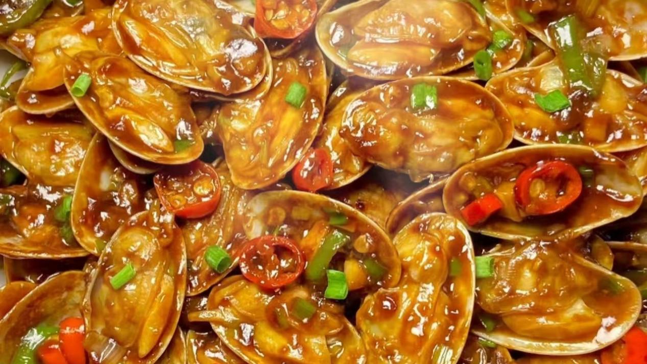 花甲这样做，1盘不够吃！鲜香入味，汤汁都能拌2碗饭