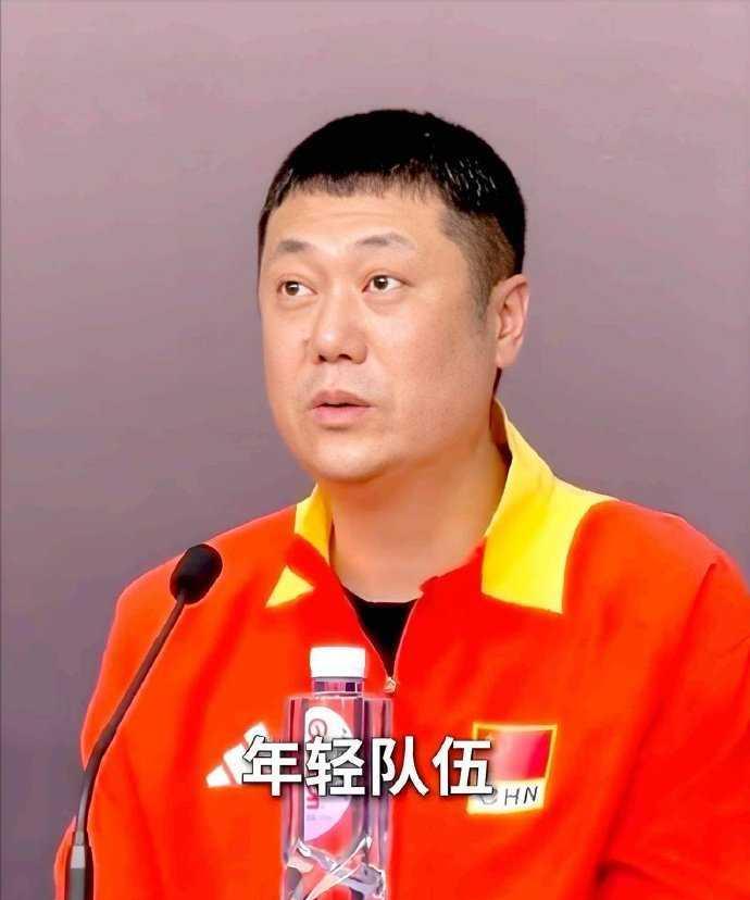 女排世锦赛止步16强，网友吵着要换主教练？我瞅着悬！排协选帅哪能这么草率，再说现