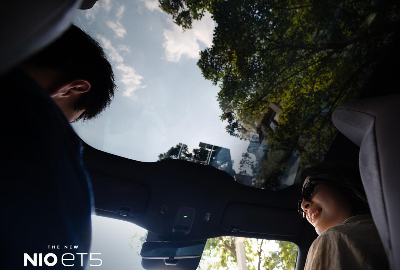 新ET5和ET5T内饰官图，一句话：看起来很舒服，蔚来一贯基操。
新增薄藤紫，珍