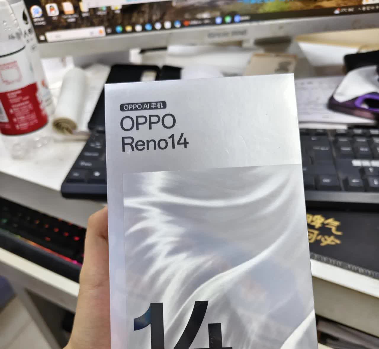 国补结束了，也是可以好好的卖点新手机了！
今天给顾客定了一台oppo reno