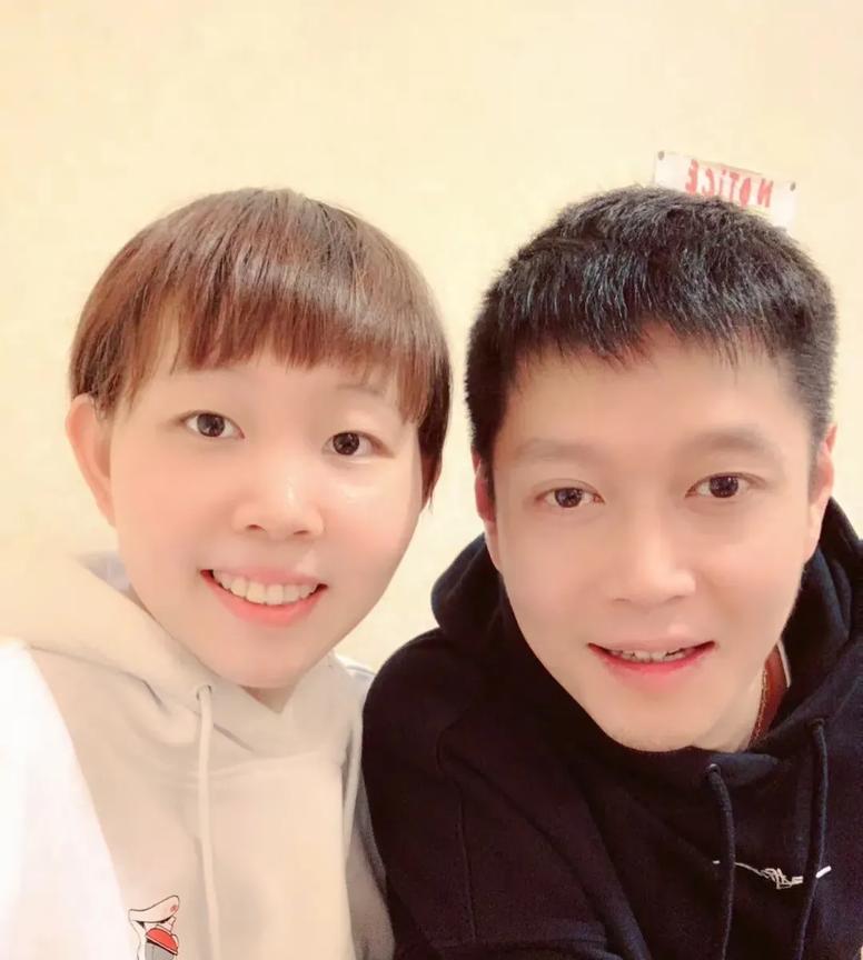 真是不查不知道，
一查才发现
原来朱雨玲之前还是邱贻可的徒弟呢，
这执教能力真的
