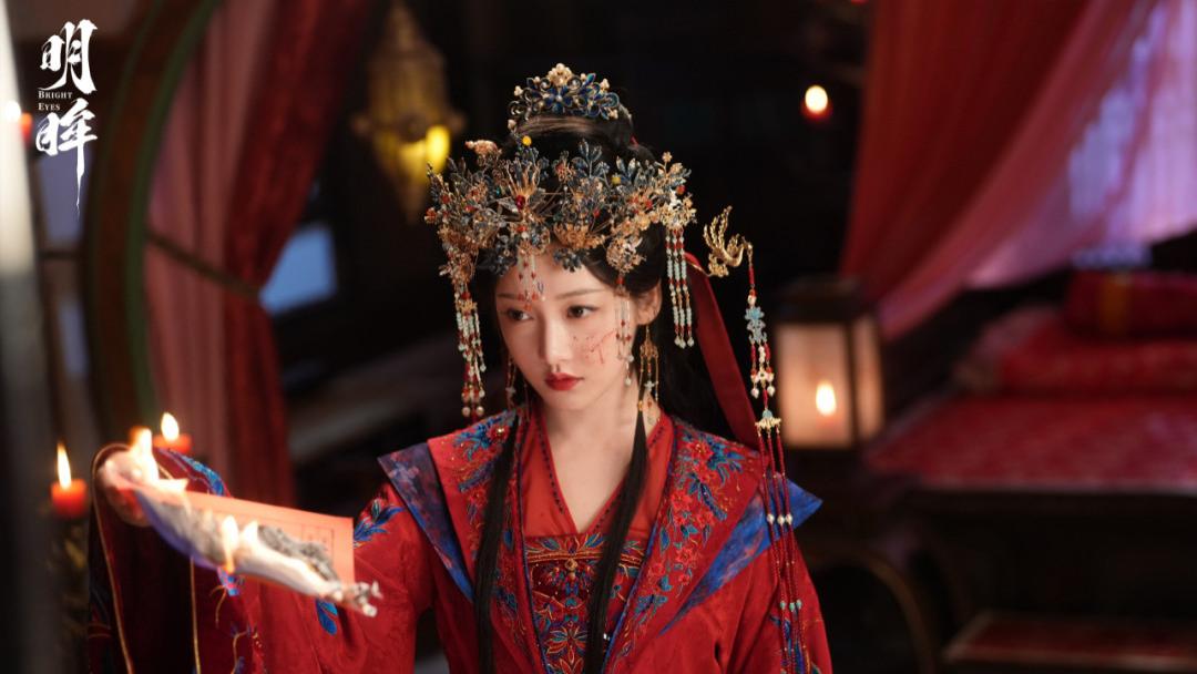 复仇短剧破3亿！导演正拍短剧版《还珠》