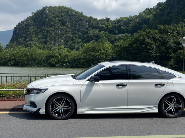 马上到3年质保期
前几天去4儿子店做保养技术人员说轮胎偏磨需要更换羊角，各位3年