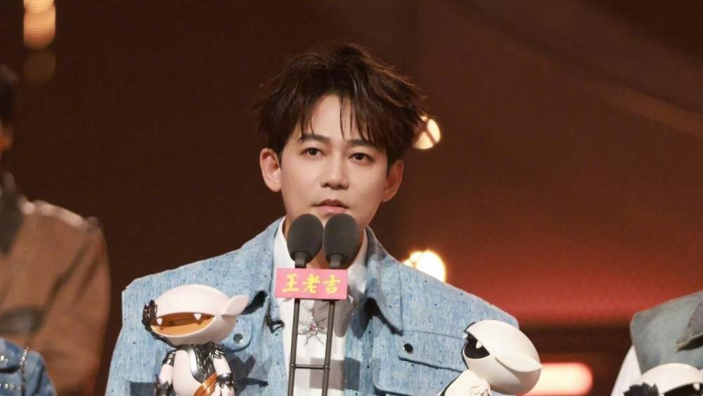 苏醒《披荆斩棘2025》总决赛再展创作实力 《路过人间》诠释人生态度