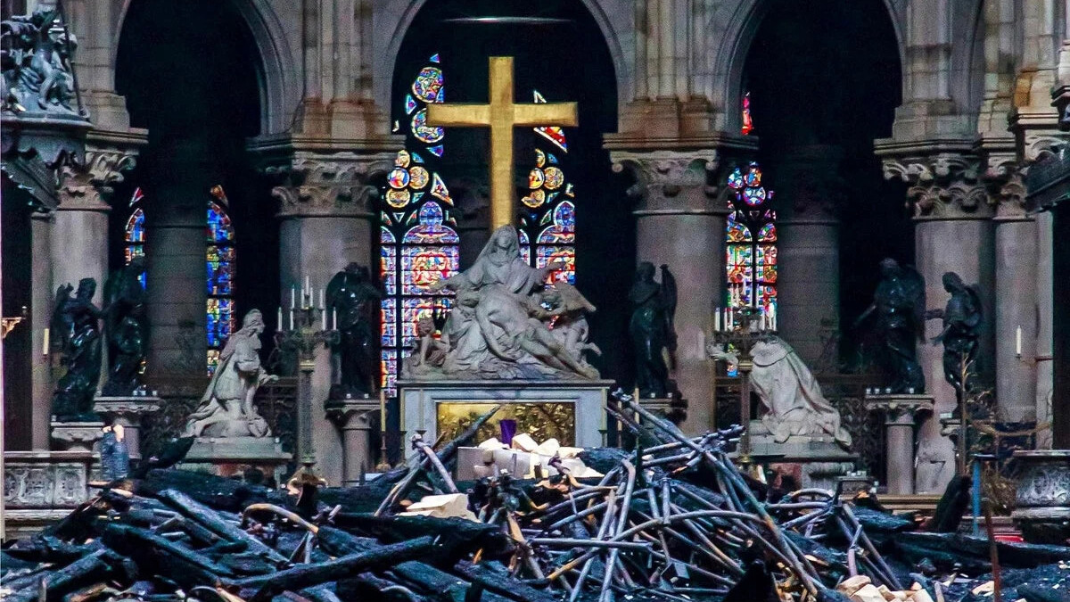 文明的伤口与我们的药：当文物在断裂的时代中低语