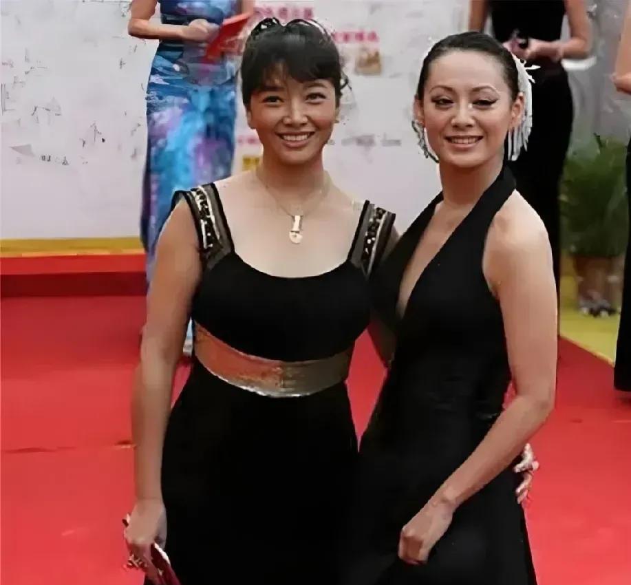 有些演员靠身材和长相吸引观众，有些人靠演技吸引观众。
宁静和江珊是靠实力和演技出