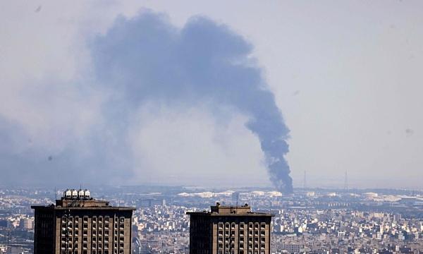 【伊以冲突已致伊朗方面585人死亡】当地时间18日早间，总台记者获悉，伊朗卫生部