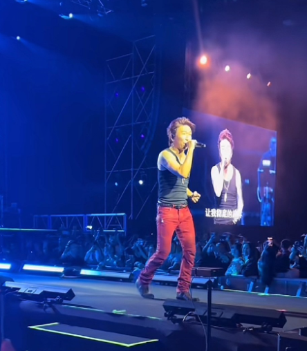 这紧身裤配这首歌，真的绝了