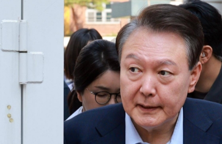 以1敌10，尹锡悦正在不断刷新大众对他的认知。以前是传唤难，但是逮捕难，特检组面