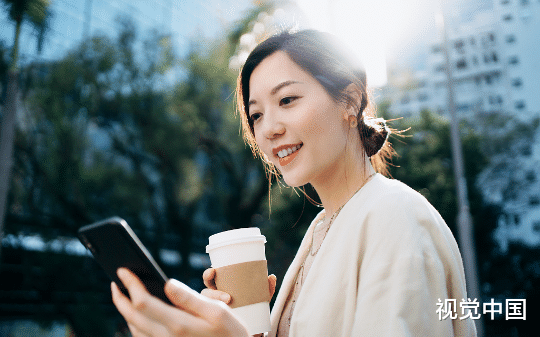 为夺家产我逼疯未婚妻，三年后她归来温柔似水却暗藏杀机！