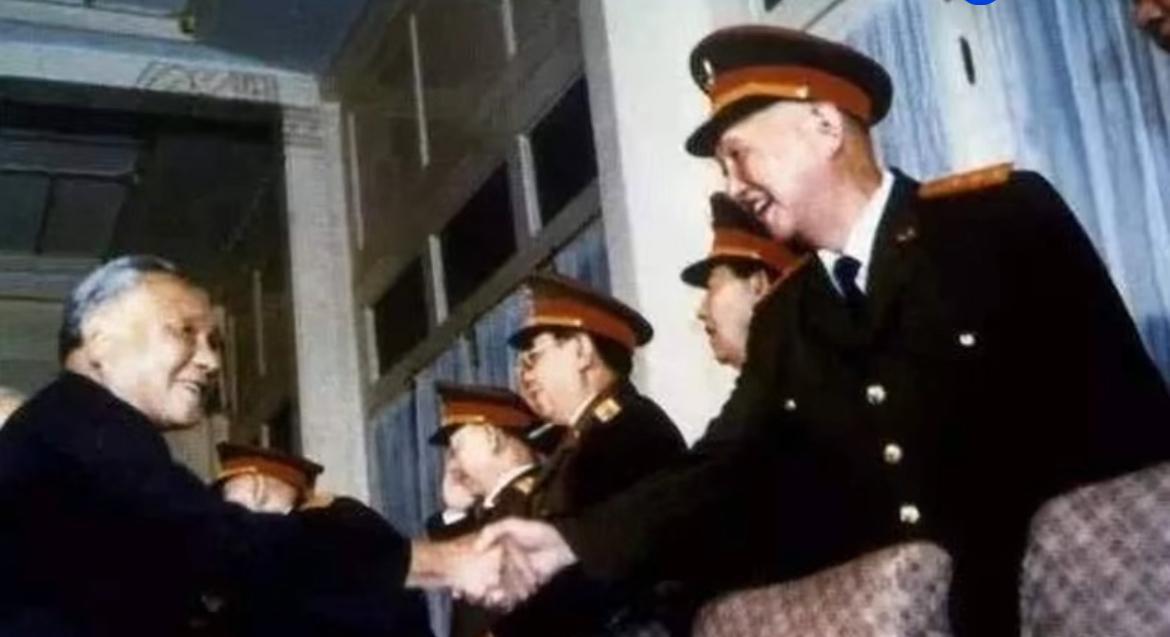 1988年授勋仪式，洪学智再次被授予上将军衔，这也是他第二次被授予上将军衔，这一