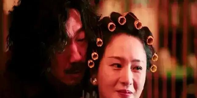 追剧《扫毒风暴》，漂亮的沈萍怎么和丑陋的赵双喜搞到一起了呢？     副镇长金永