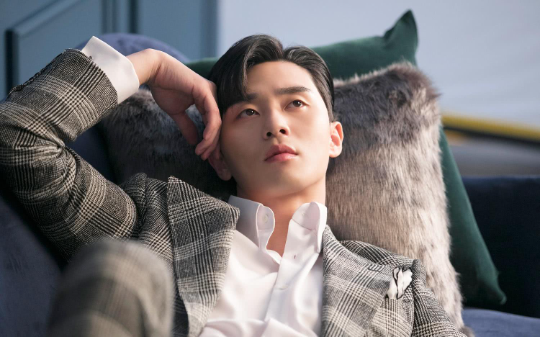 职场恶意刁难！早到1秒罚500，我怒砸5万包月反杀