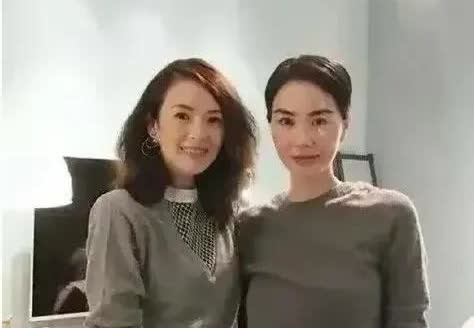之前王菲和章子怡同框，身着同色系家居服，猜测谁更具风采？