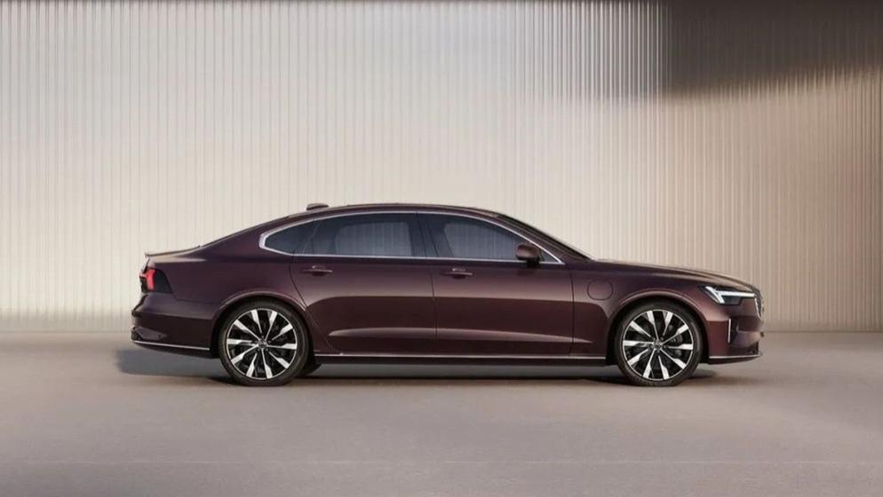 沃尔沃向现实低头，新车刚上市狂降16万多，长超5米，配2.0T+8AT