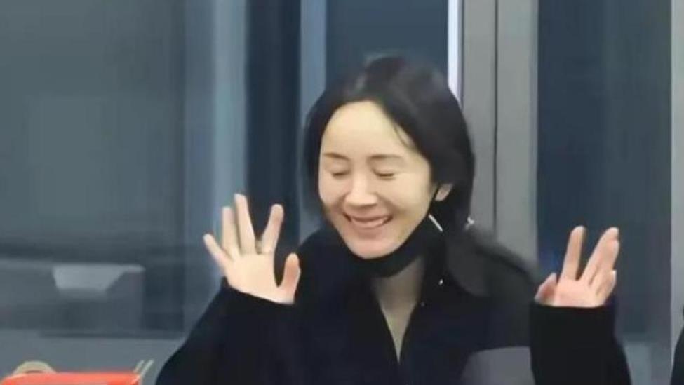 被杨幂素颜照刷屏，头发稀疏眼窝深陷！生图治好了我的容貌焦虑