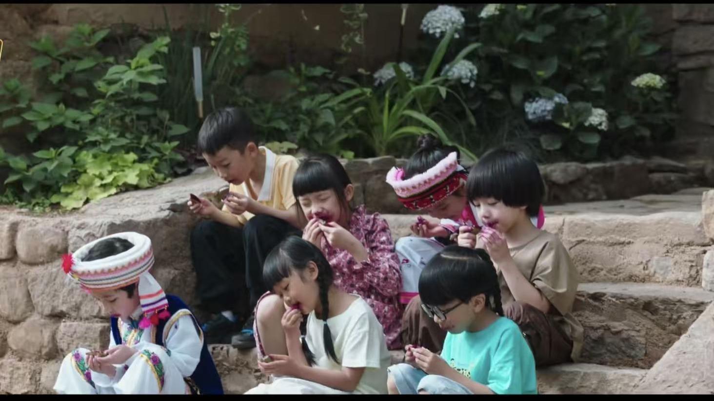 《城南旧事》：时光带不走的，是记忆里那个不愿长大的自己