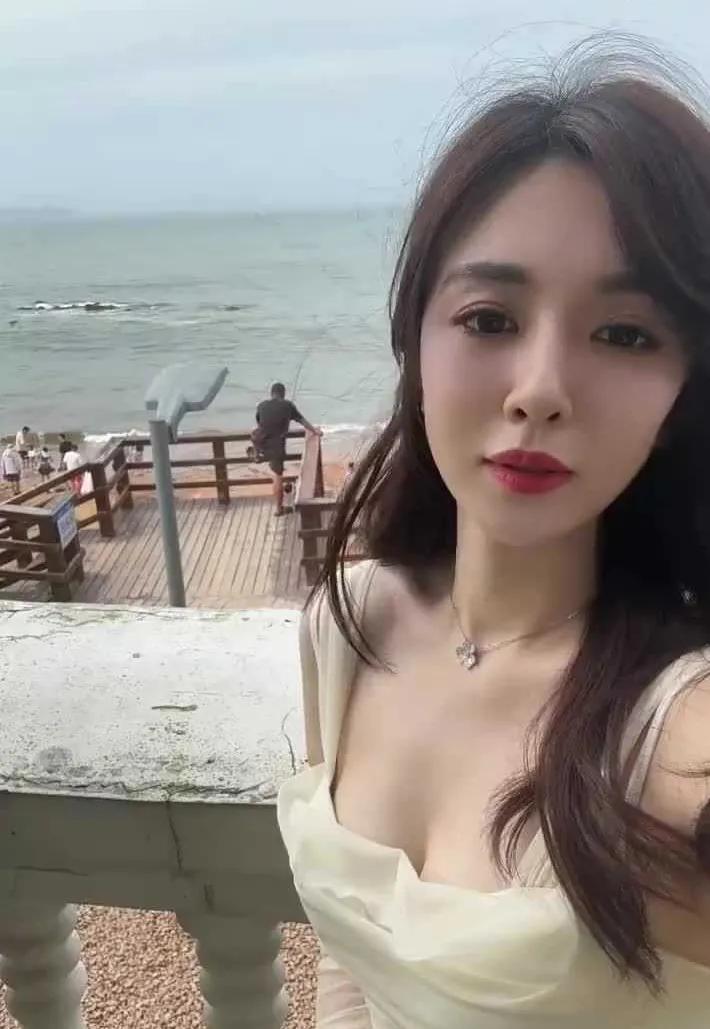《王晓晨回应暧昧不明，“明晨”CP若成真，国民好男人与零绯闻女神的爱情太好嗑》