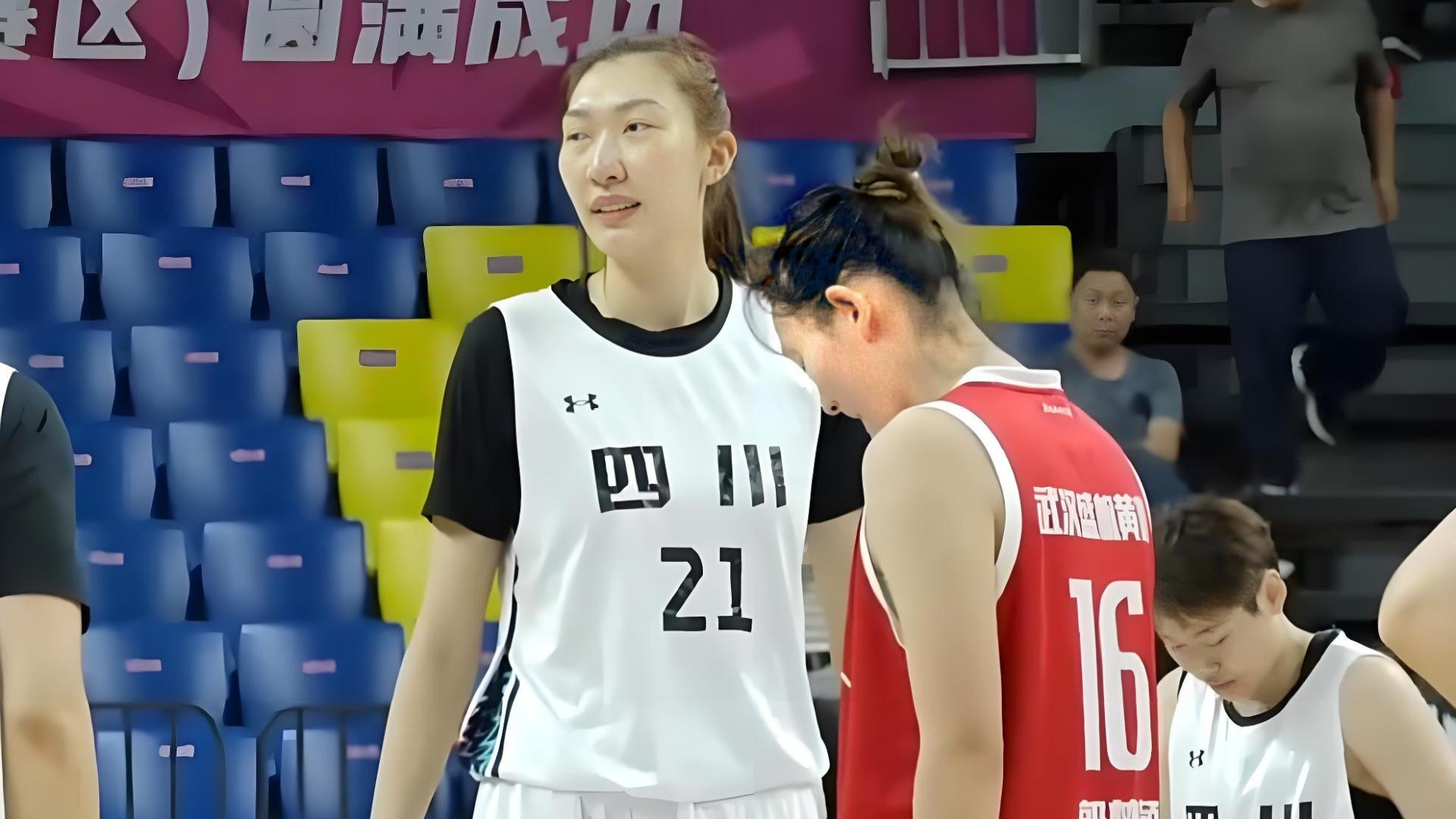 田媛媛小试牛刀，花式得分手段很丝滑