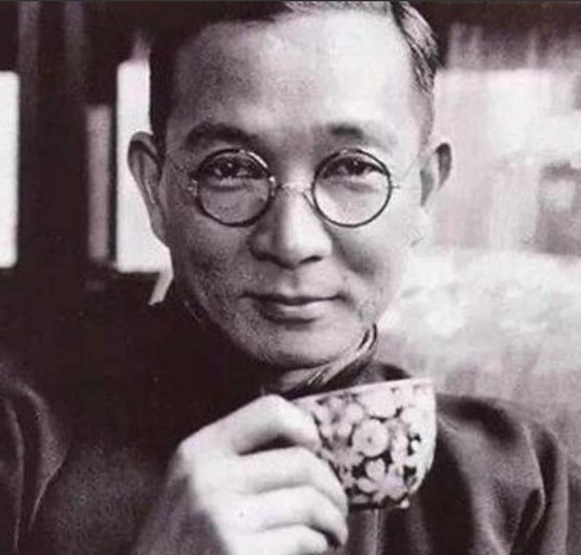 1912年，17岁的林语堂爱上了厦门巨富的千金陈锦端，陈父嫌弃他穷，坚决不同意，