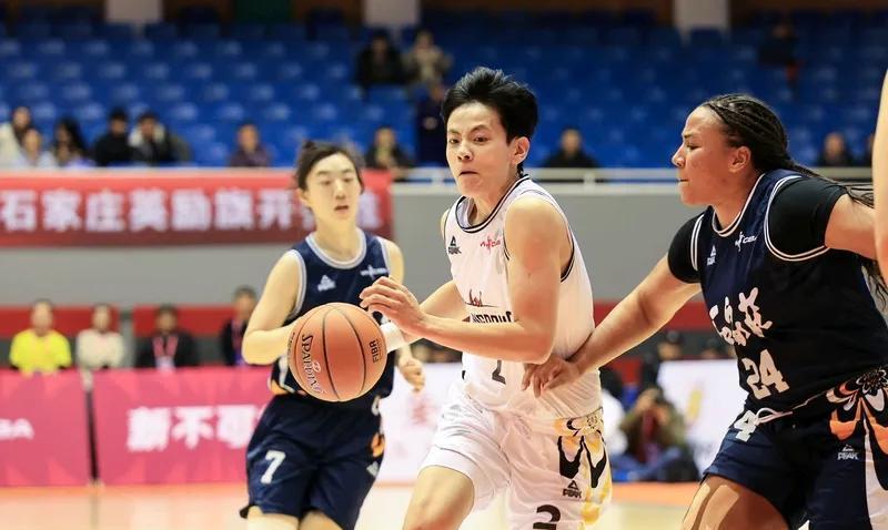 东莞女篮昨天13日2025WCBA总决赛获得冠军
昨天13日晚上，
2024/2