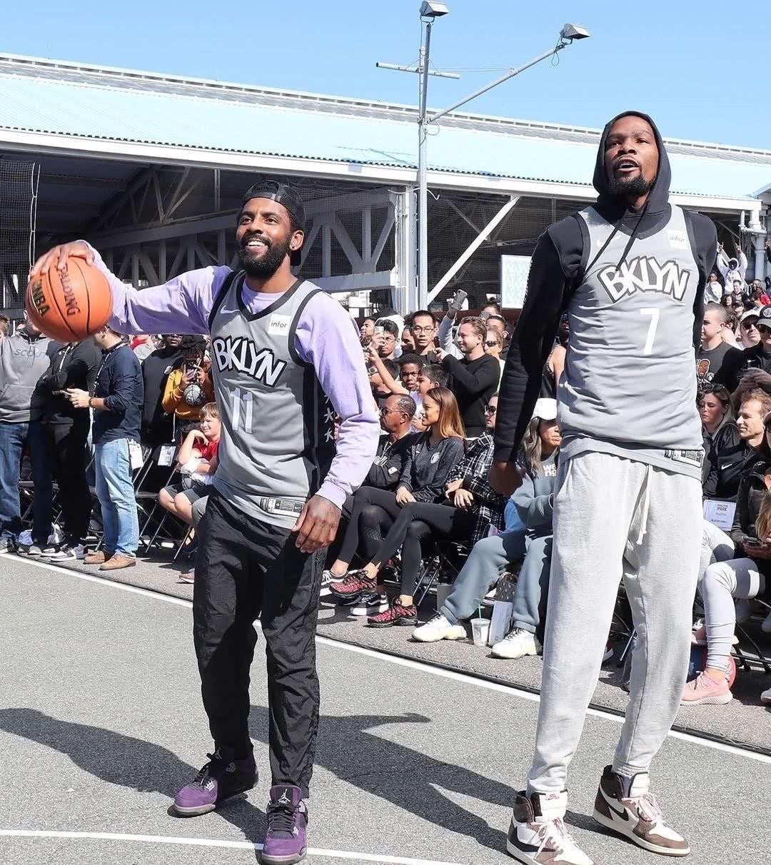 帕金斯:假如欧文不受伤，杜兰特会提议交易过来
在独行侠宣布解雇总经理哈里森以后，