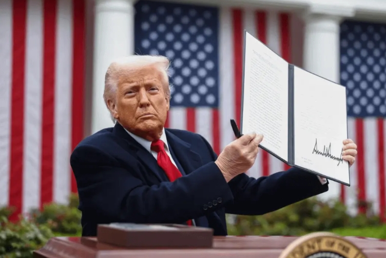 美国反对美国，特朗普被裁定越权，关税政策或难以生效

特朗普的关税政策，终于走到