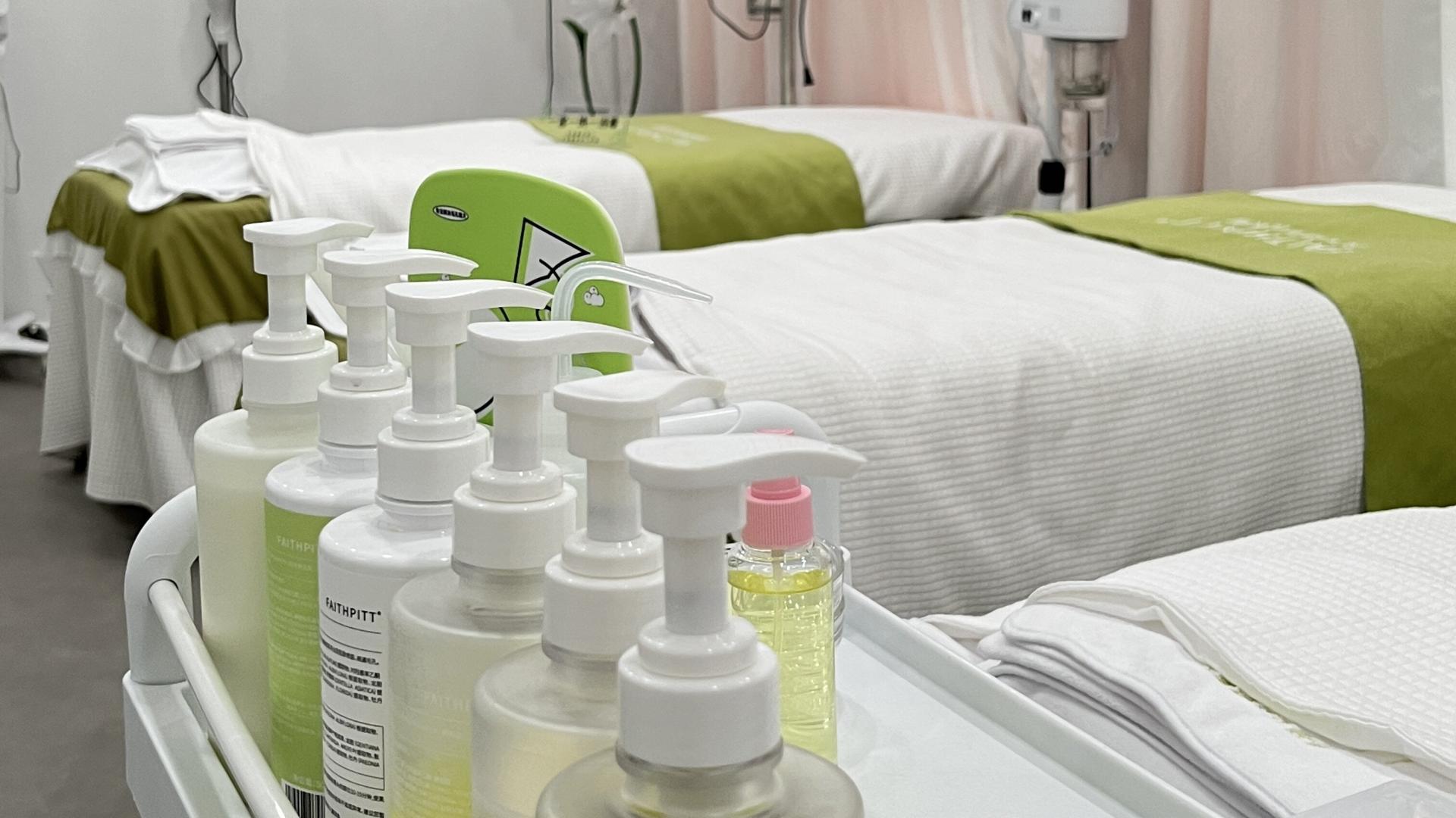 低成本适合女孩开的店——低成本美容店创业指南